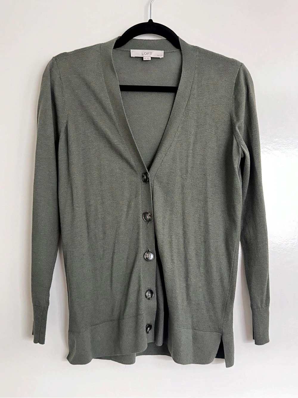 LOFT Button Front V-Neck Cardigan Gray Size Medium